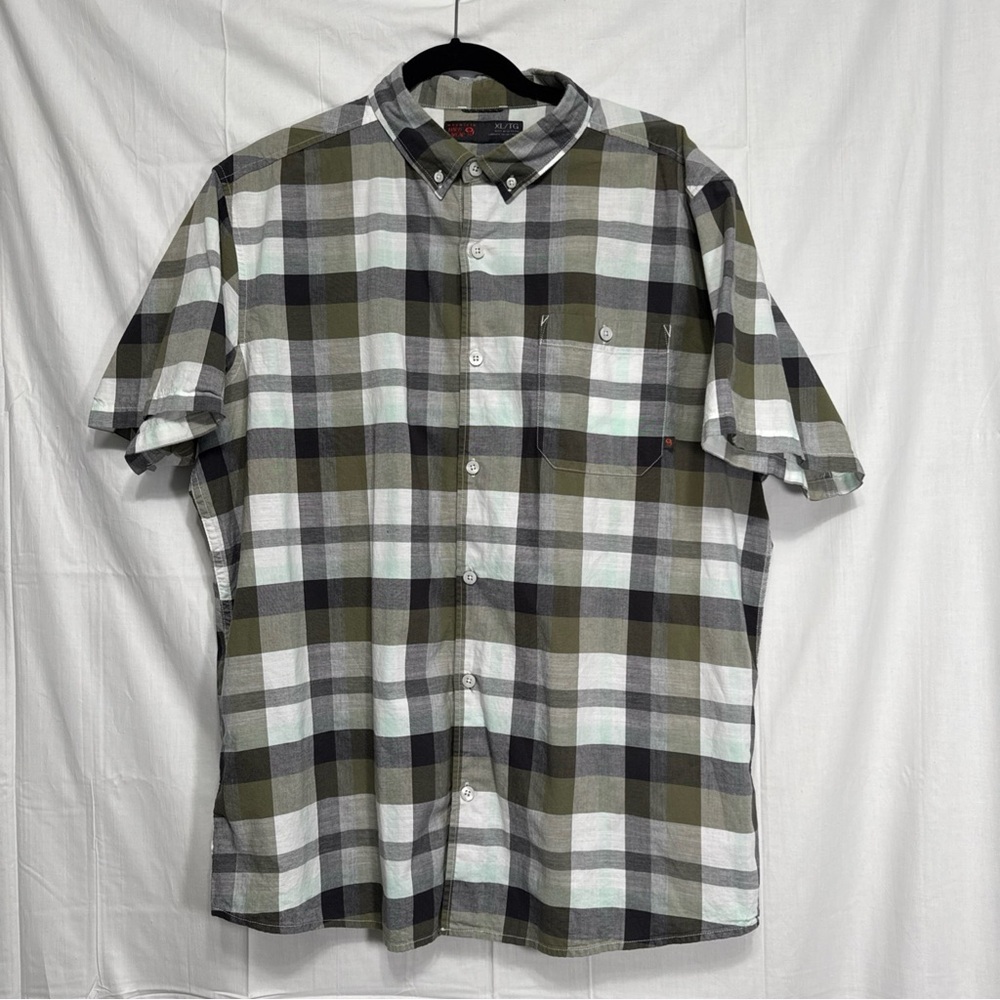 Mountain Hardware Short Sleeve Button Up Shirt Pockets Mens XL Green plaid